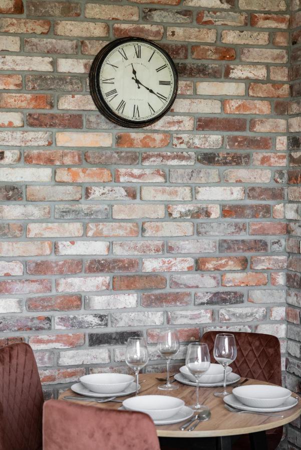 Apartament Stylish Near Wroclavia For 4 Guests By Renters *