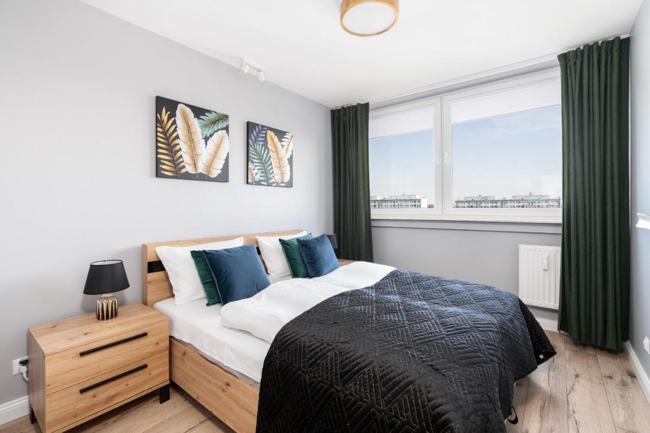Stylish Near Wroclavia For 4 Guests By Renters Apartment