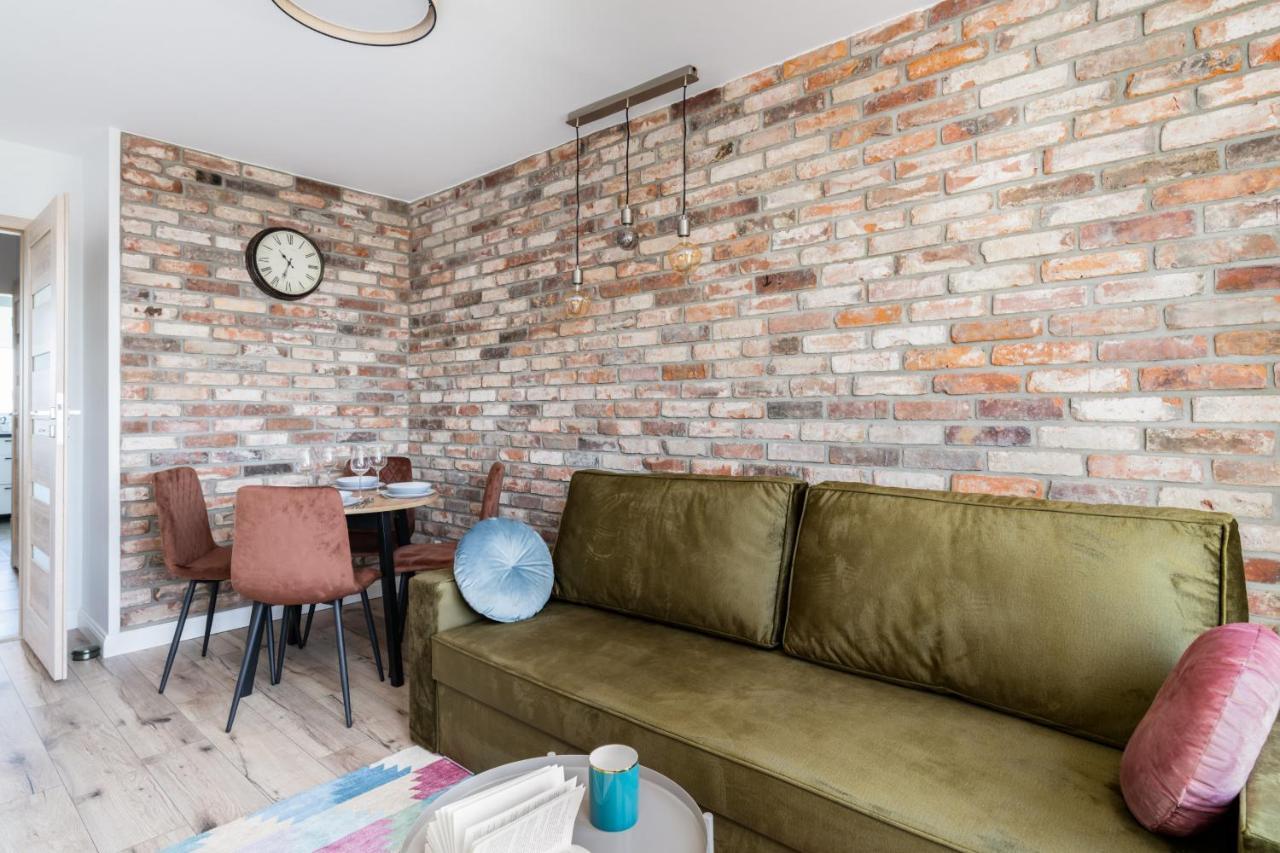 Apartment Stylish Near Wroclavia For 4 Guests By Renters *