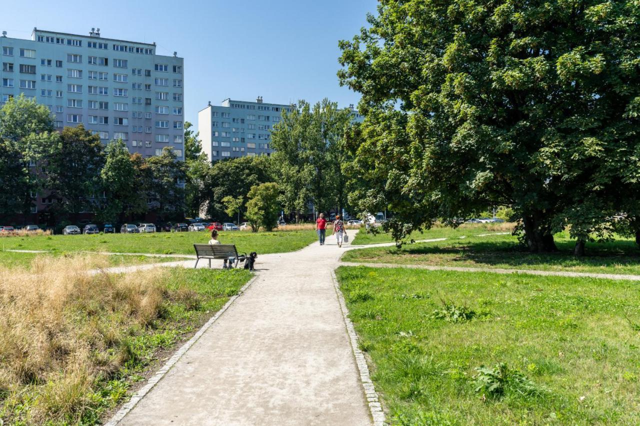 Stylish Near Wroclavia For 4 Guests By Renters Apartment