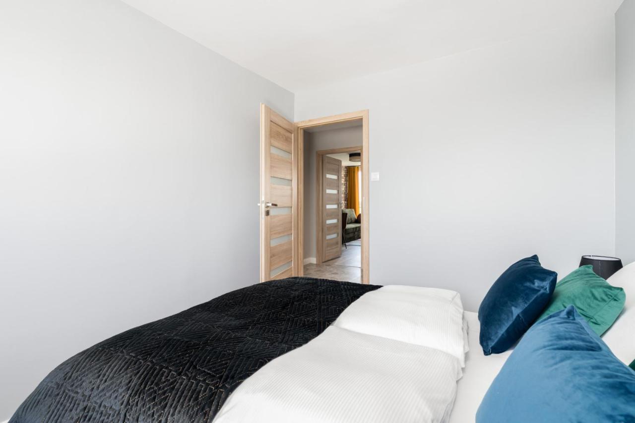 Apartment Stylish Near Wroclavia For 4 Guests By Renters Wroclaw